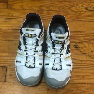 New Balance Men's 1002  White and Gold Athletic Sneakers